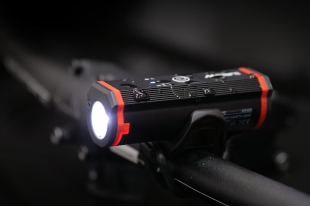 Kvalitní bytelné přední světlo